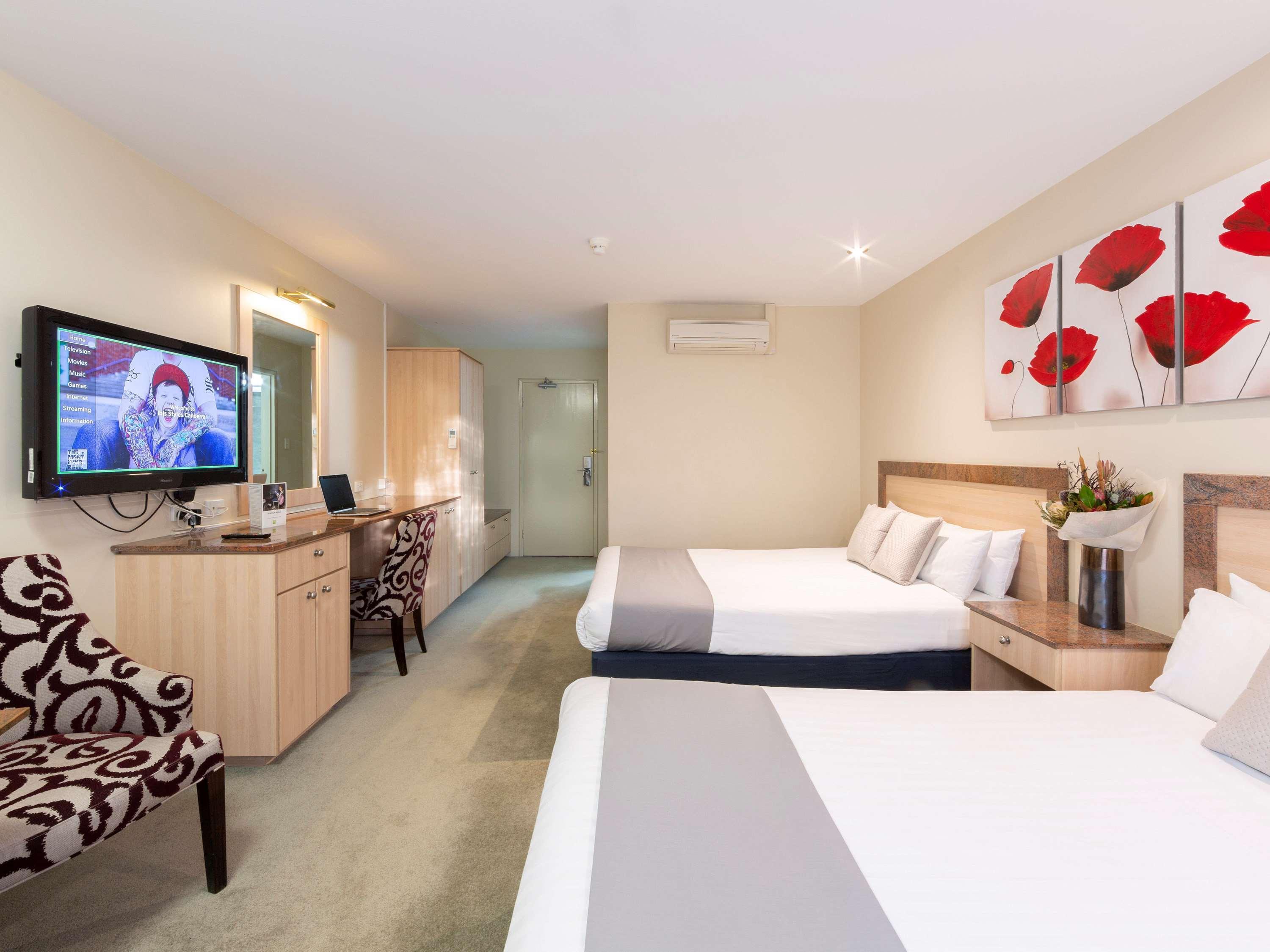 Ibis Styles Camberra Exterior foto