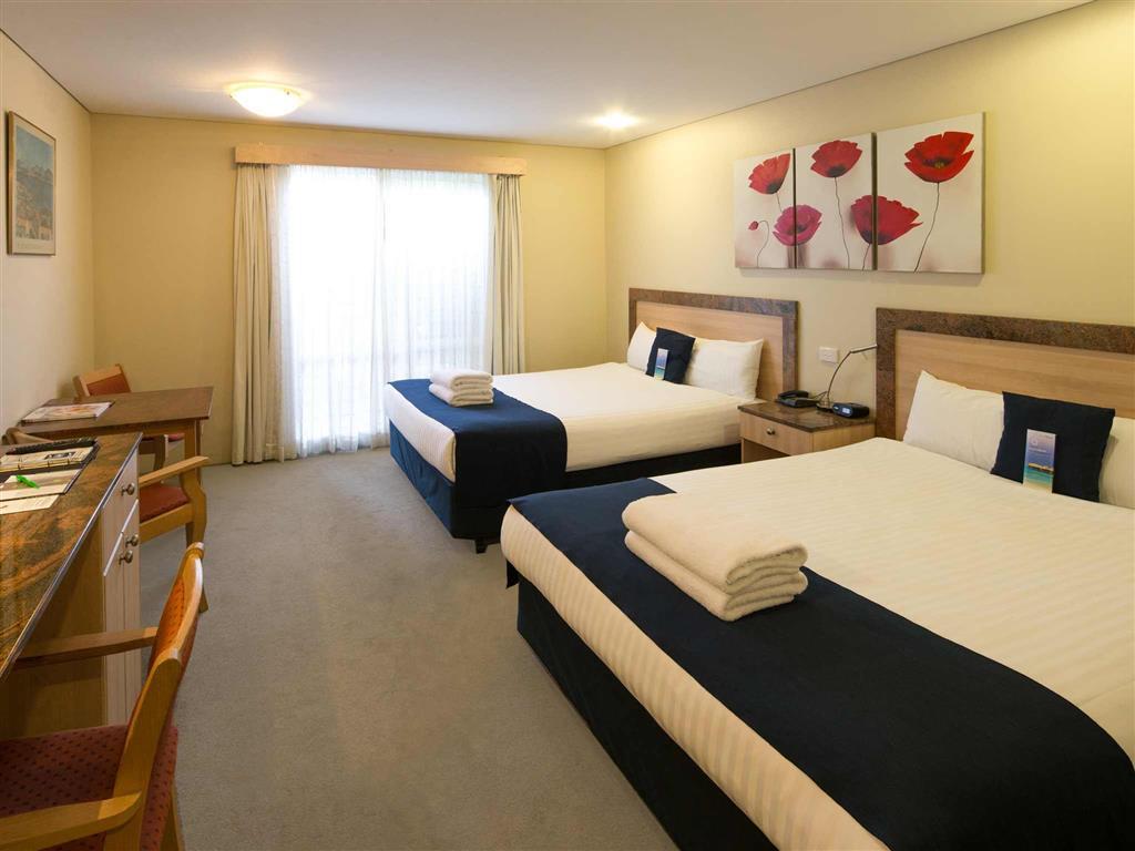 Ibis Styles Camberra Exterior foto