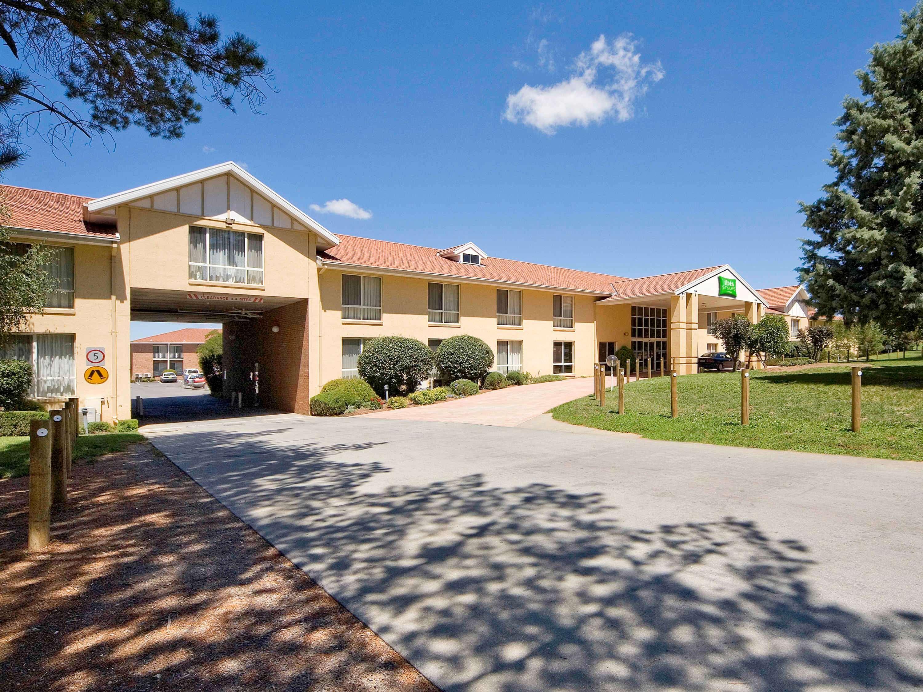 Ibis Styles Camberra Exterior foto