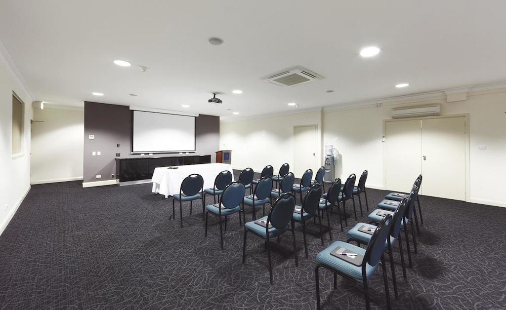 Ibis Styles Camberra Exterior foto