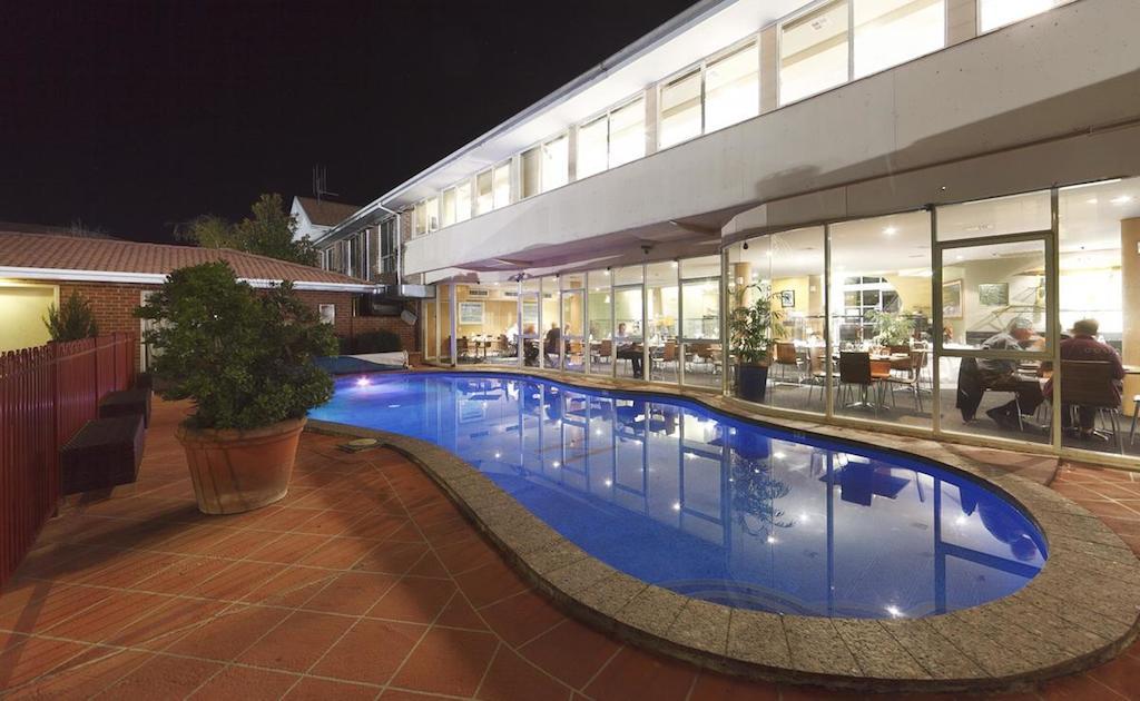 Ibis Styles Camberra Exterior foto