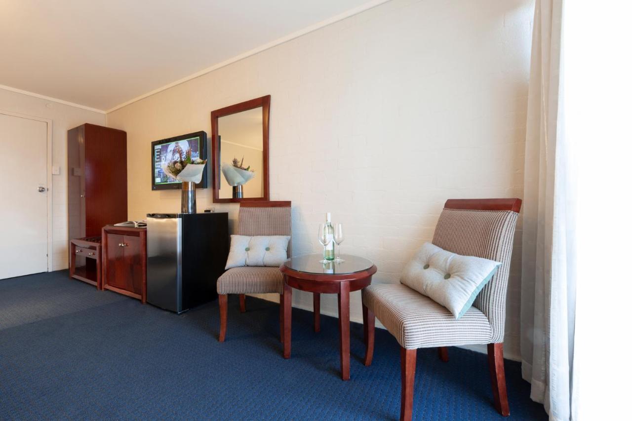 Ibis Styles Camberra Exterior foto